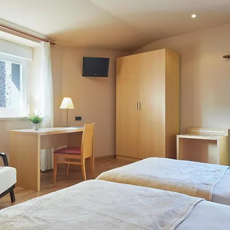 Отель Iraipe Santuario De Arantzazu