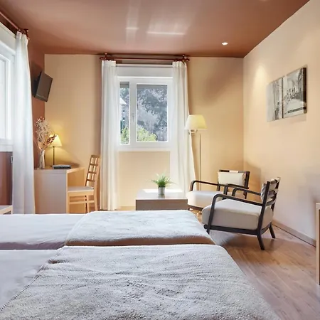 Отель Iraipe Santuario De Arantzazu 3*